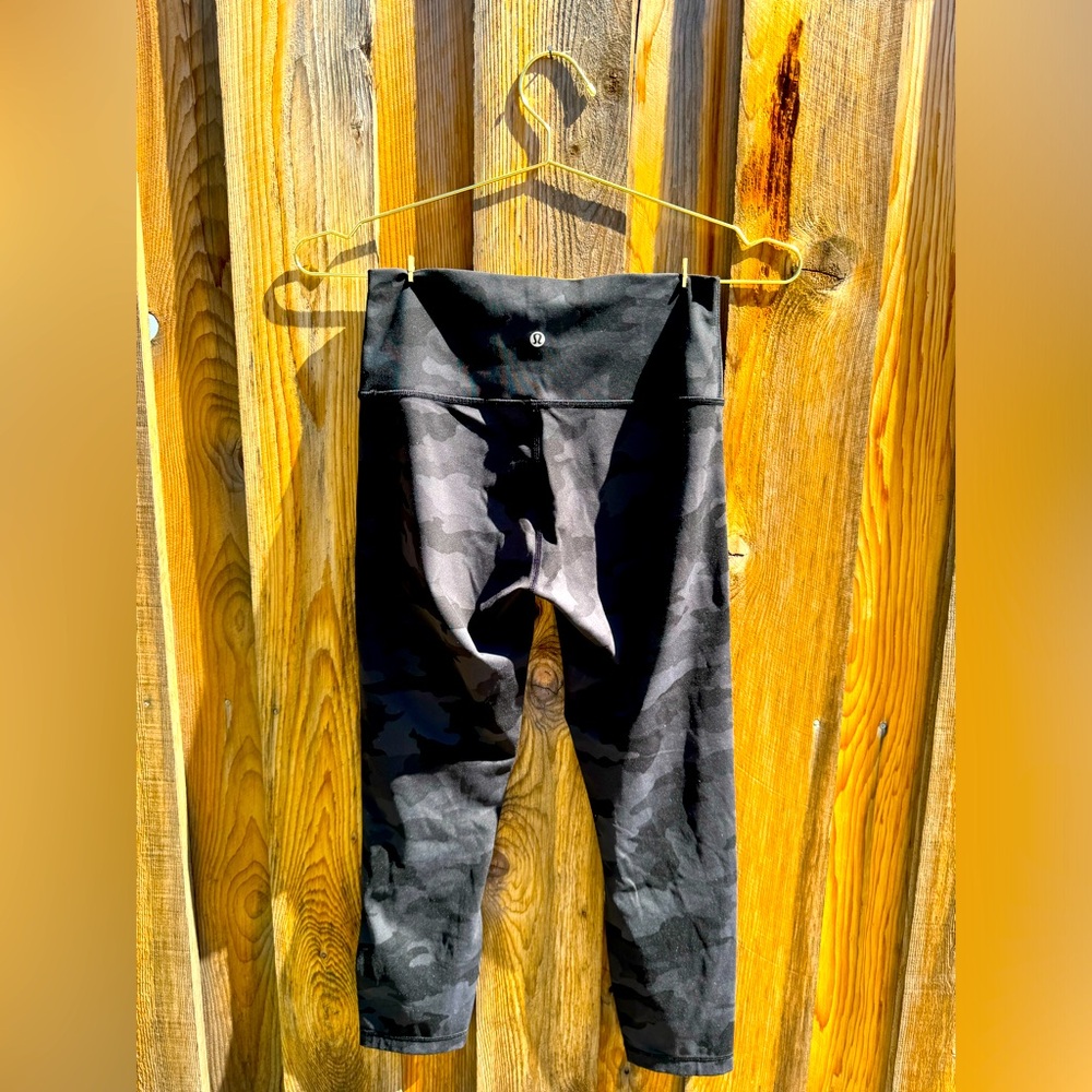 Lululemon leggings, long crop, 7/8 pant, black camo, size 6